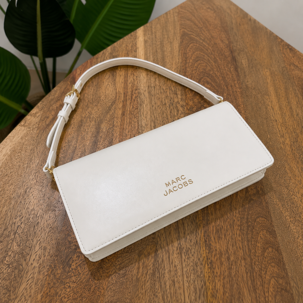 Marc Jacobs The Baguette Bag – White | Gold Chain & Top Handle | Leather Clutch
